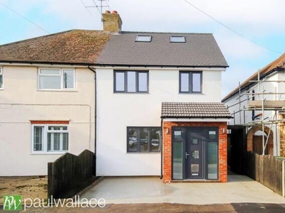 4 Bedroom Semi-detached House For Sale In Wormley