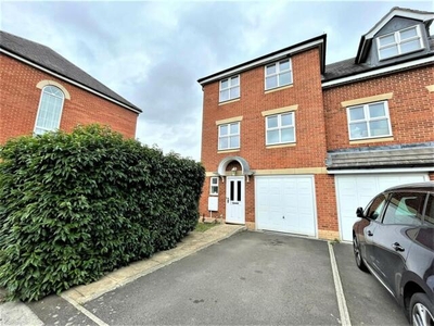 4 Bedroom Town House For Rent In Bedford