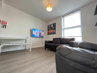 5 Bedroom Apartment For Rent In - Melton Road, West Bridgford