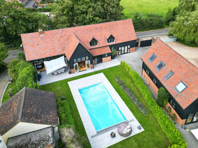5 Bedroom Barn Conversion For Sale In Datchworth