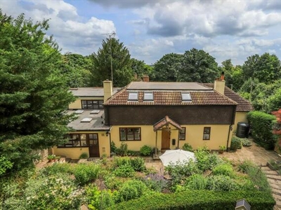 5 Bedroom Detached House For Sale In Andover, Hampshire