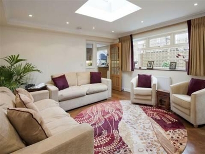 5 Bedroom House For Rent In London