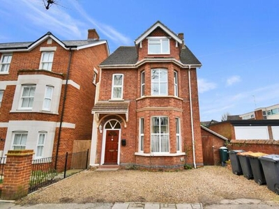 6 Bedroom Detached House For Sale In Bedford