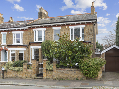 6 bedroom property for sale in Bloomfield Road, London, N6