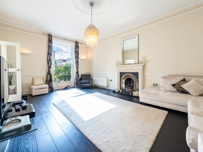 Clifton Gardens, Maida Vale, London, W9 1 bedroom flat/apartment in Maida Vale