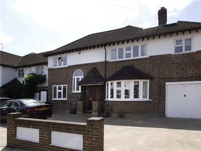 Detached house to rent in High Drive, New Malden, Surrey KT3