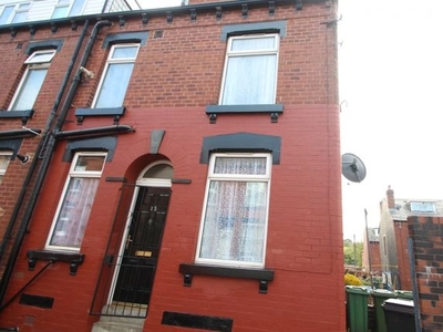End terrace house to rent in Kelsall Place, Hyde Park, Leeds LS6