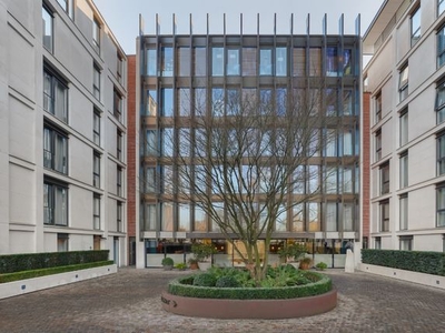Flat for sale in Campden Hill, London W8