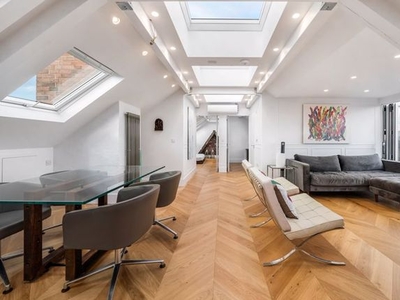 Flat for sale in Fortune Green Road, West Hampstead, London NW6