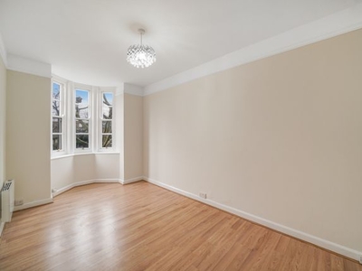Flat to rent in Bronwen Court, Grove End Road NW8