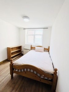 Flat to rent in Charles Street, Leicester LE1
