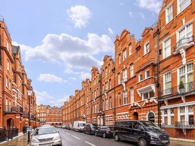 Flat to rent in Egerton Gardens, Knightsbridge, London SW3