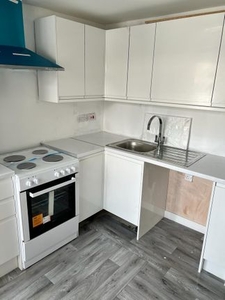 Flat to rent in Lellow Street, West Bromwich B71