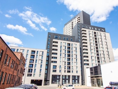 Flat to rent in Regent Road, Manchester M3