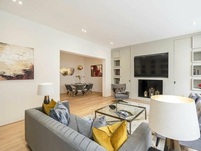 Flat to rent in South Audley Street, Mayfair W1K
