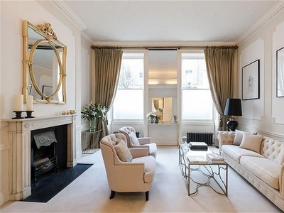 Flat to rent in Upper Wimpole Street, London, London W1G