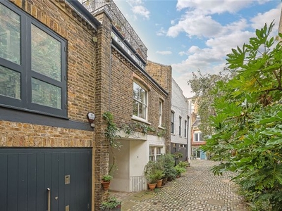 Mews house for sale in Eglon Mews, Primrose Hill, London NW1