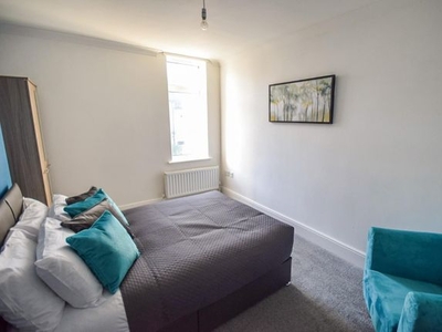 Room to rent in Bradford Road, Shipley BD18
