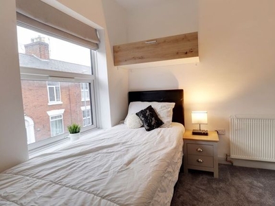 Room to rent in Orchard Street, Stafford ST17