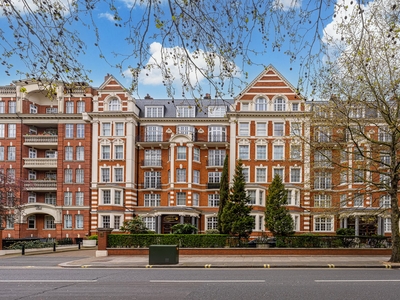 Sandringham Court, 99 Maida Vale, London, W9 3 bedroom flat/apartment in 99 Maida Vale