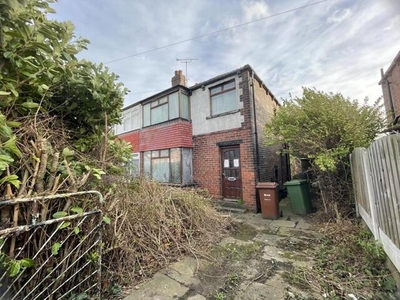 Semi-detached House For Sale In Leeds, West Yorkshire