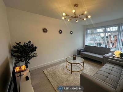 Semi-detached house to rent in Rangoon Road, Solihull B92