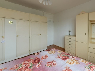 Spacious room to rent in 6-bedroom house in Tower Hamets