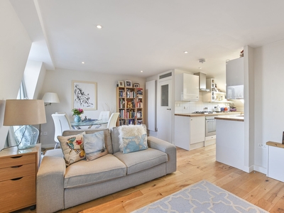 Sutherland Avenue, London, W9 2 bedroom flat/apartment in London