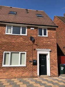 Terraced house to rent in Charter Avenue, Coventry CV4