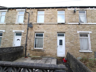 Terraced house to rent in Holly Terrace, Huddersfield HD1