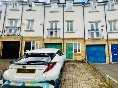 Town house to rent in Weston View, Sheffield S10