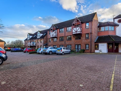 1 Bed Flat/Apartment For Sale in Amersham, Buckinghamshire, HP6 - 4802163