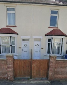 3 bedroom terraced house to rent Thurrock, RM20 4AD