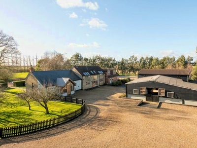 8 Bedroom Equestrian Facility For Sale