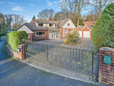 Bungalow for sale in Lindenwood, Sutton Coldfield, West Midlands B73
