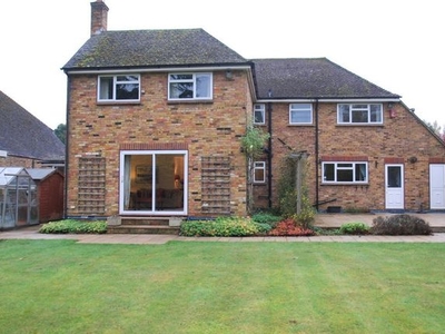 Detached house to rent in Hogback Wood Road, Beaconsfield HP9