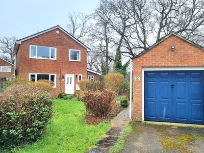 Detached house to rent in Poplar Drive, Marchwood, Southampton SO40