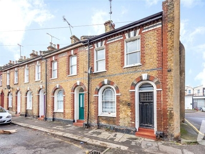 End terrace house to rent in Berkley Road, Gravesend, Kent DA12