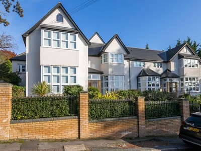 Flat for sale in Albion Hill, Loughton, Essex IG10