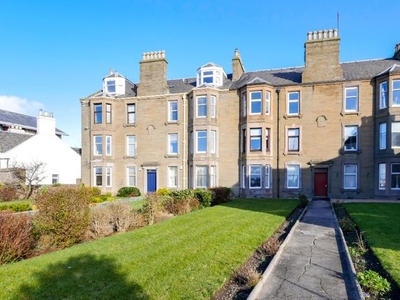 Flat to rent in Beach Crescent, Broughty Ferry, Dundee DD5