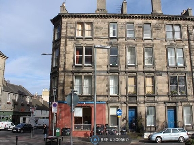 Flat to rent in Glengyle Terrace, Edinburgh EH3