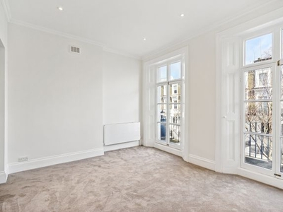 Flat to rent in Redcliffe Road, Chelsea SW10