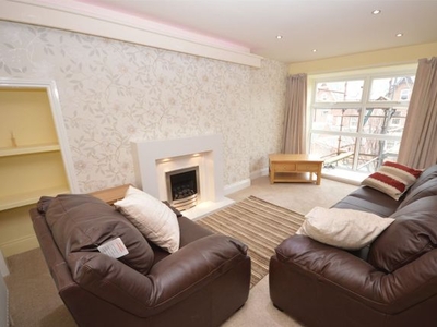 Flat to rent in Thornhill Gardens, Thornhill, Sunderland SR2