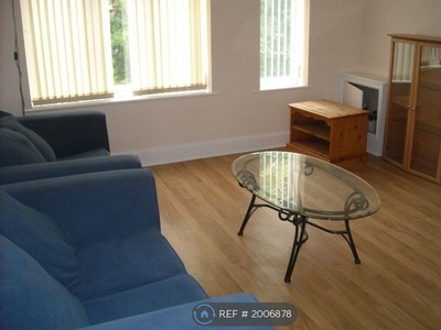 Flat to rent in Withington, Manchester M20