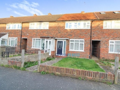 Property to rent in Trelawney Avenue, Langley, Slough SL3