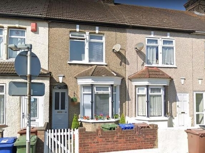 Terraced house to rent in East Street, Thurrock, Grays, South Stifford, Chafford Hundred, Essex RM20