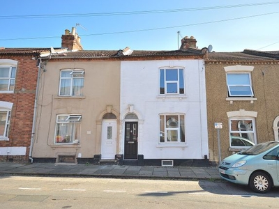Terraced house to rent in Queens Road, The Mounts, Northampton NN1