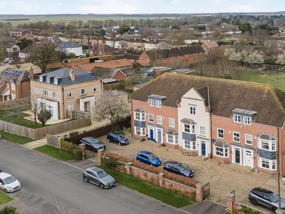 Town house for sale in Falmouth Avenue, Newmarket CB8