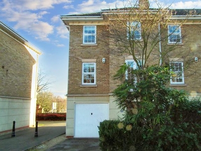 Town house to rent in Scholars Court, Northampton NN1