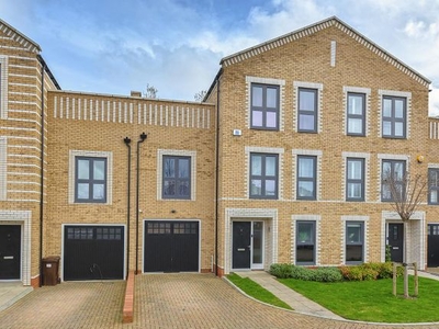Town house to rent in Vickers Grove, Kings Hill ME19
